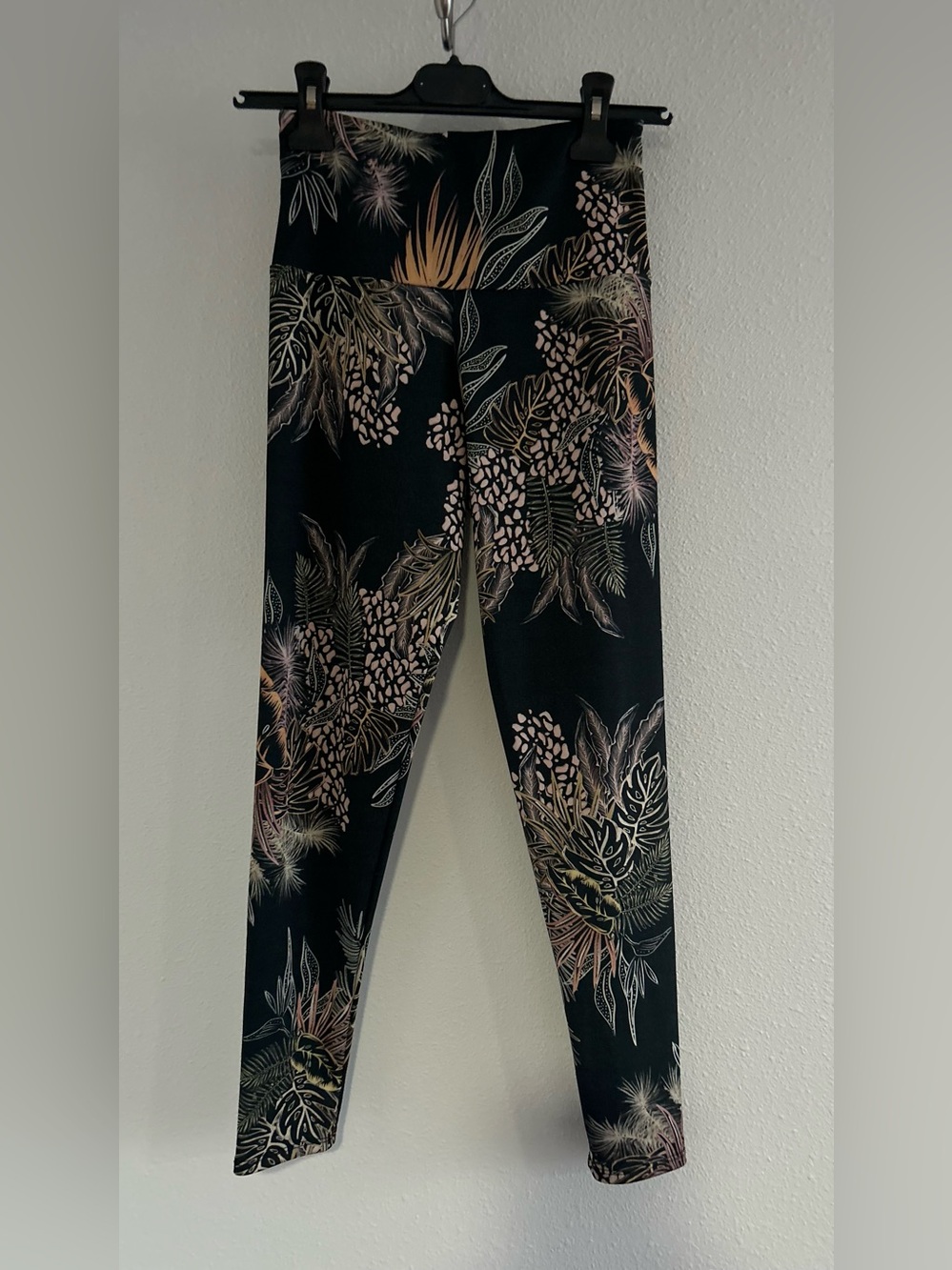 Onzie Black Leggings with Floral Print